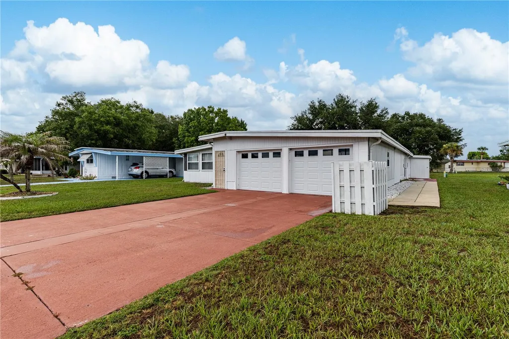 1030 Capella Drive Tavares FL 32778
