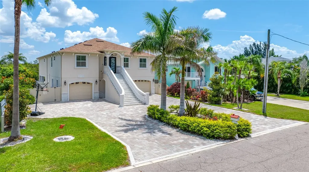 3138 Phoenix Avenue Oldsmar FL 34677