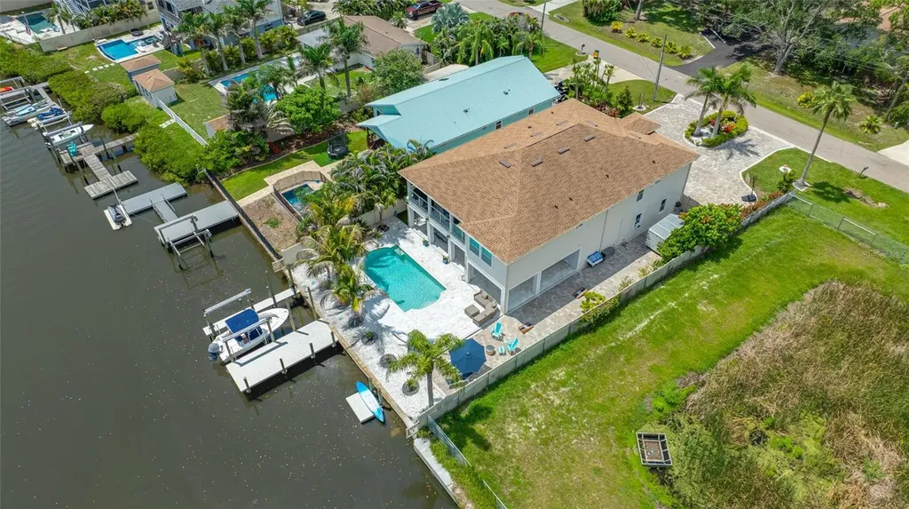 3138 Phoenix Avenue Oldsmar FL 34677