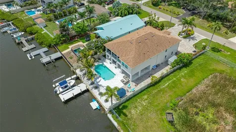 3138 Phoenix Avenue Oldsmar FL 34677