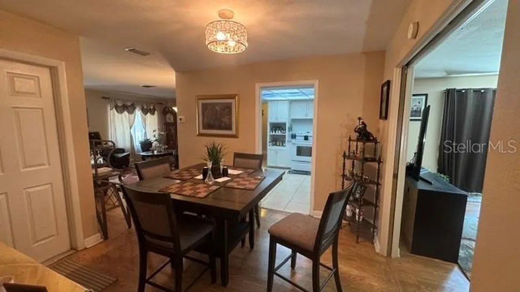 1890 63rd Avenue S St Petersburg FL 33712