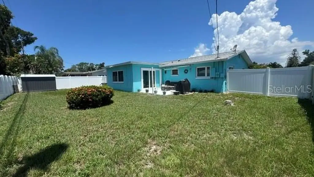 1890 63rd Avenue S St Petersburg FL 33712