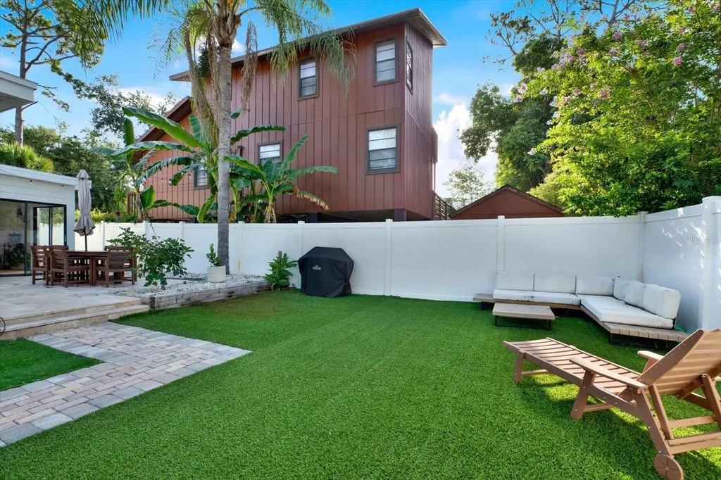 7295 Hubert Street Seminole FL 33776