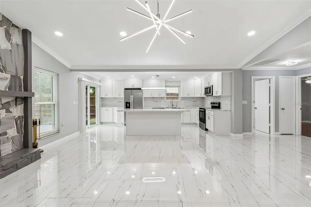 903 Plum Tree Lane Sarasota FL 34243