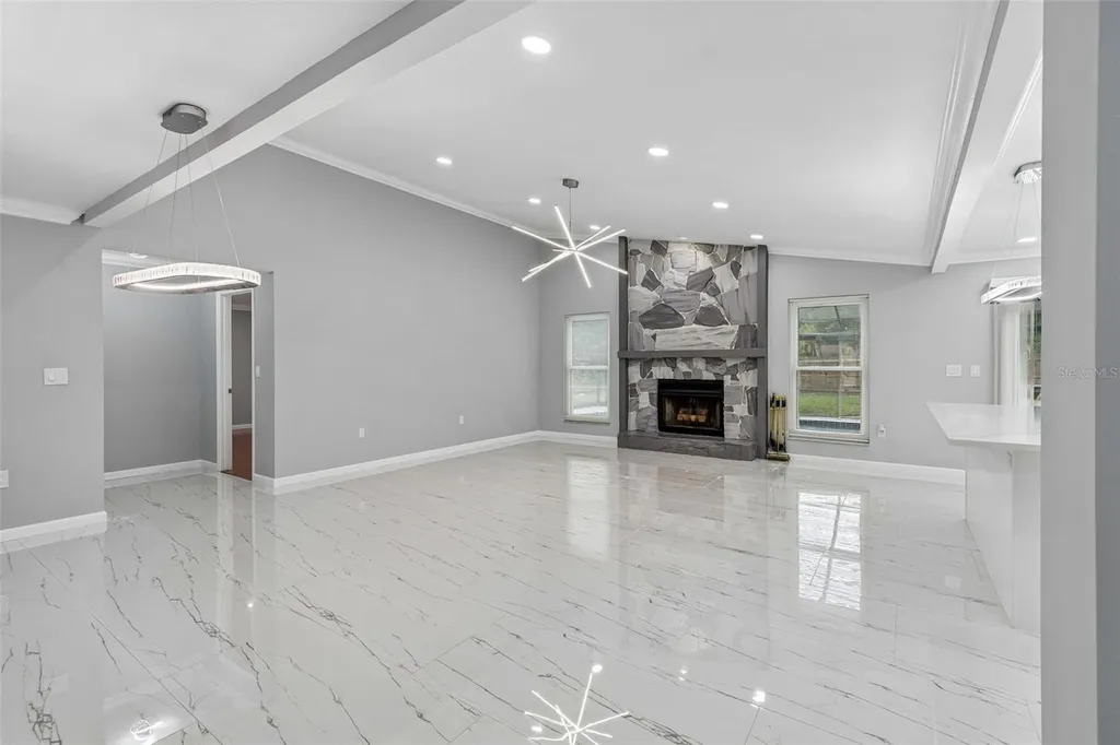 903 Plum Tree Lane Sarasota FL 34243