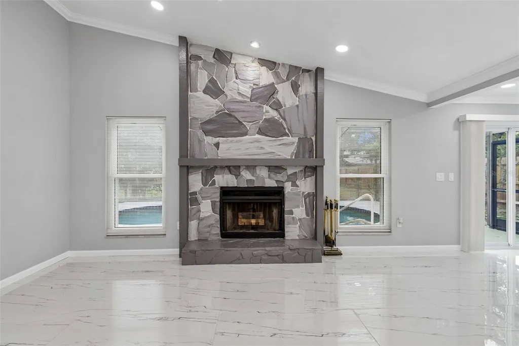 903 Plum Tree Lane Sarasota FL 34243