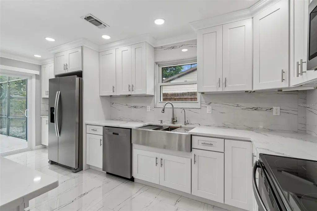 903 Plum Tree Lane Sarasota FL 34243