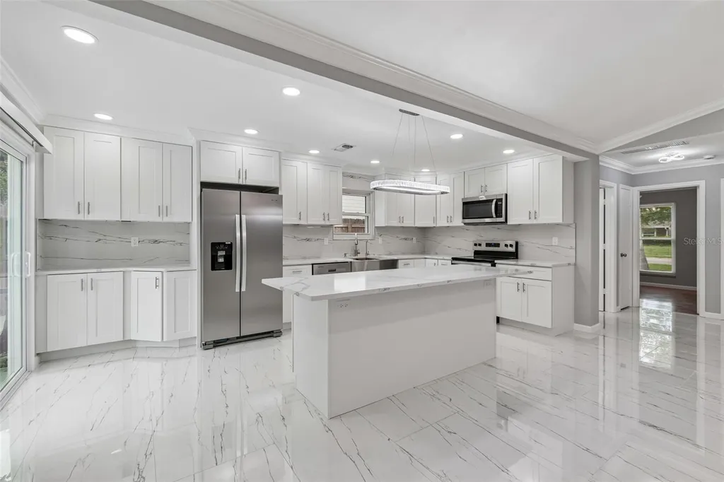 903 Plum Tree Lane Sarasota FL 34243