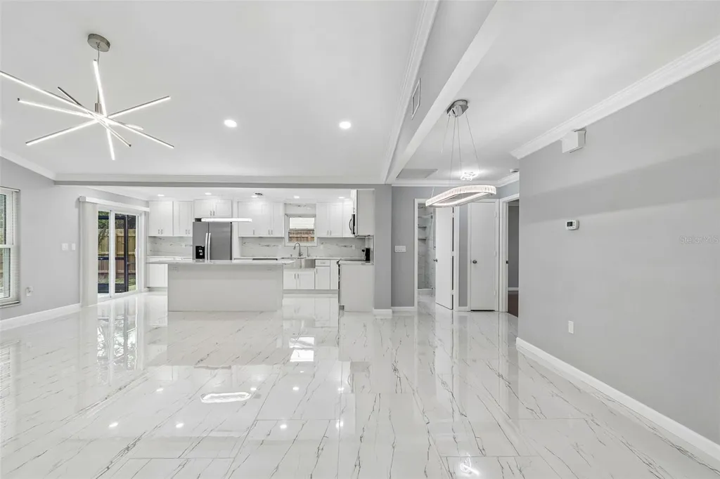 903 Plum Tree Lane Sarasota FL 34243