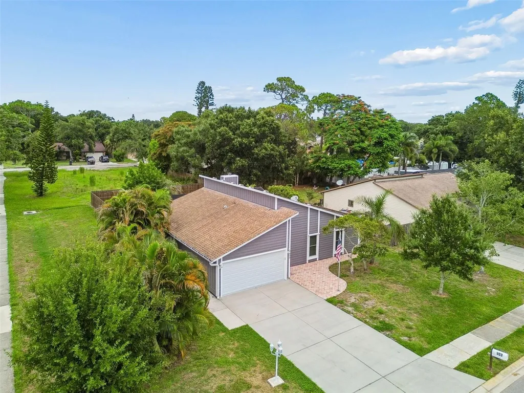 903 Plum Tree Lane Sarasota FL 34243