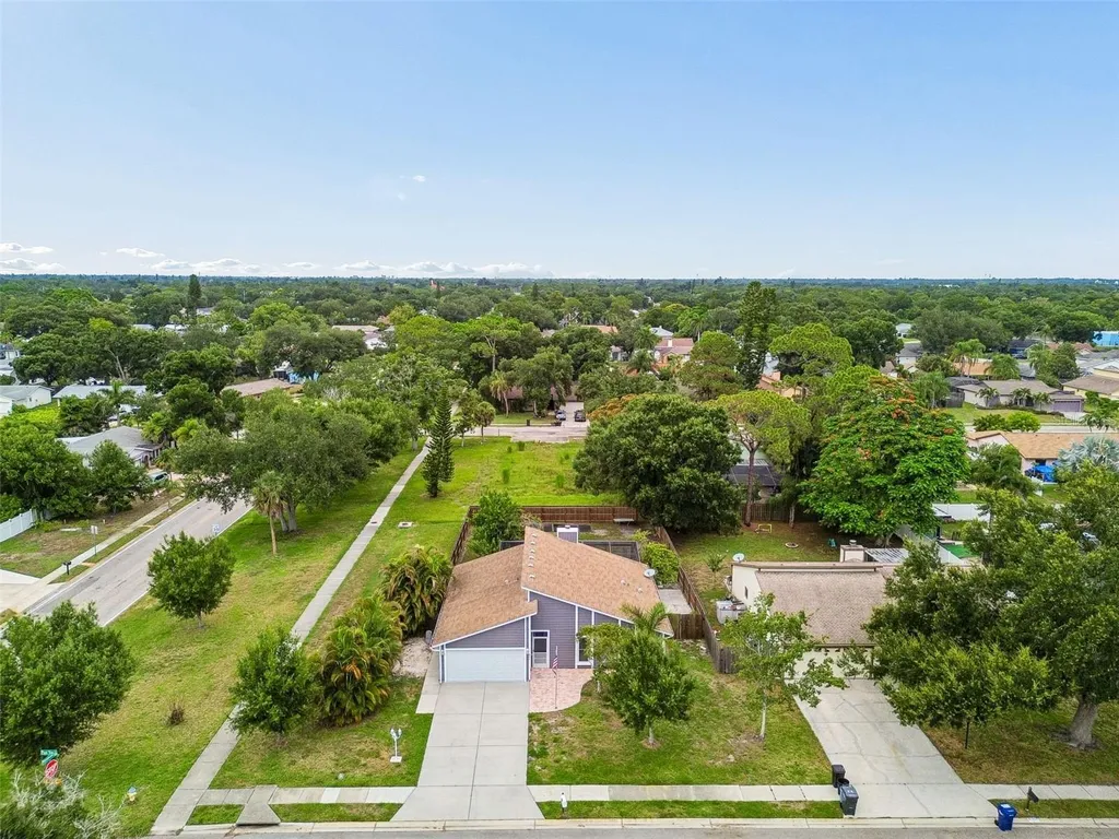 903 Plum Tree Lane Sarasota FL 34243