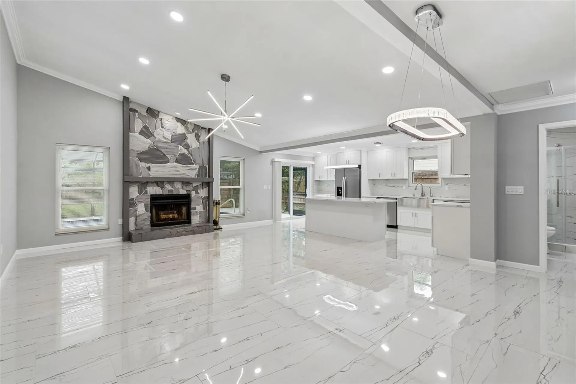 903 Plum Tree Lane Sarasota FL 34243