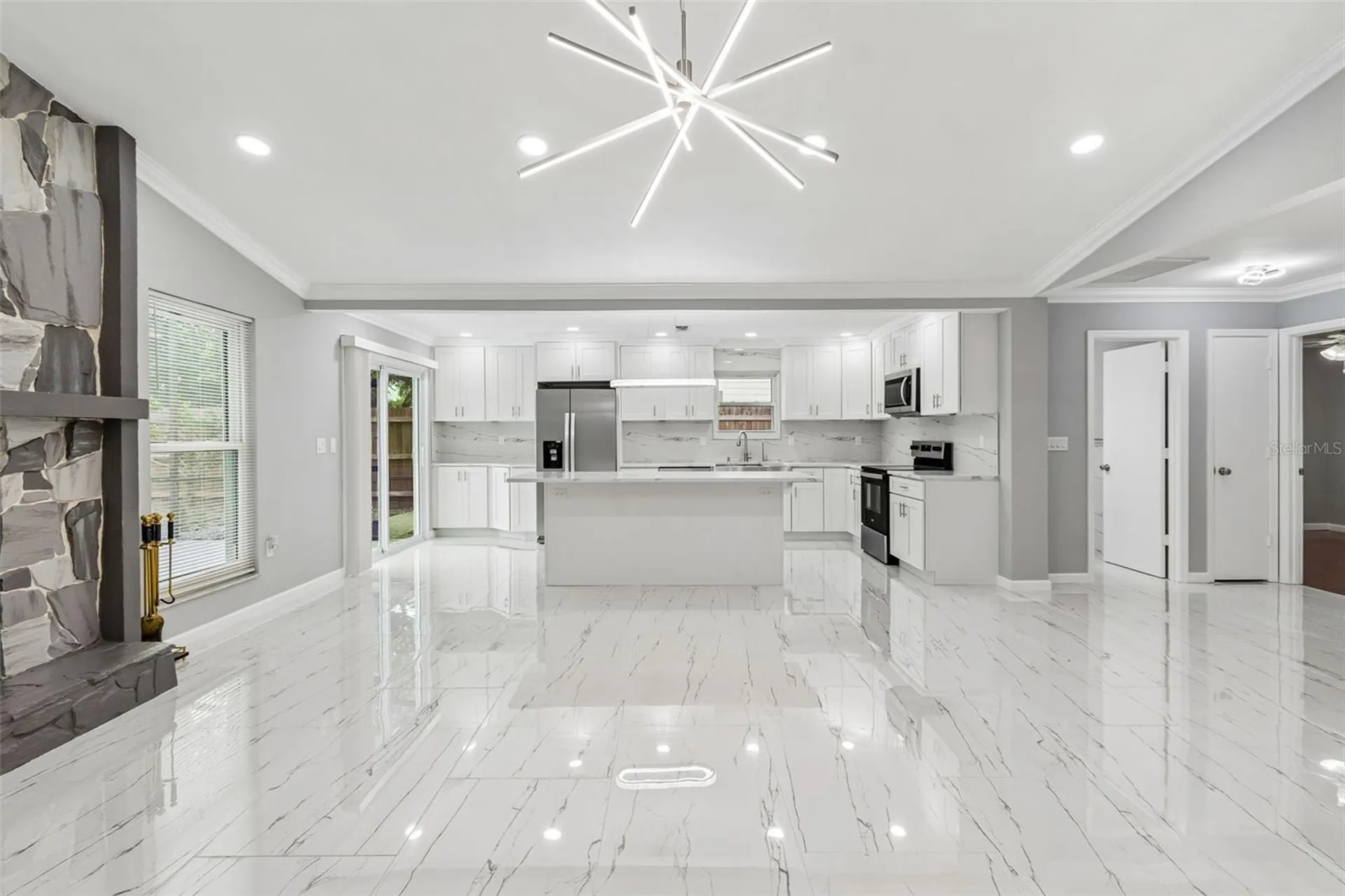 903 Plum Tree Lane Sarasota FL 34243