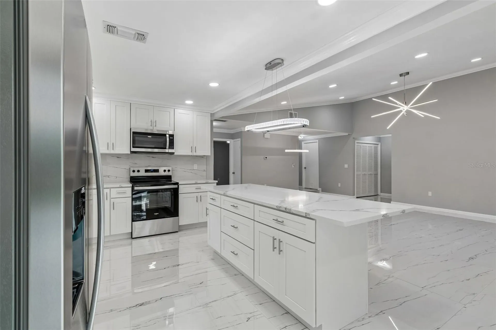 903 Plum Tree Lane Sarasota FL 34243