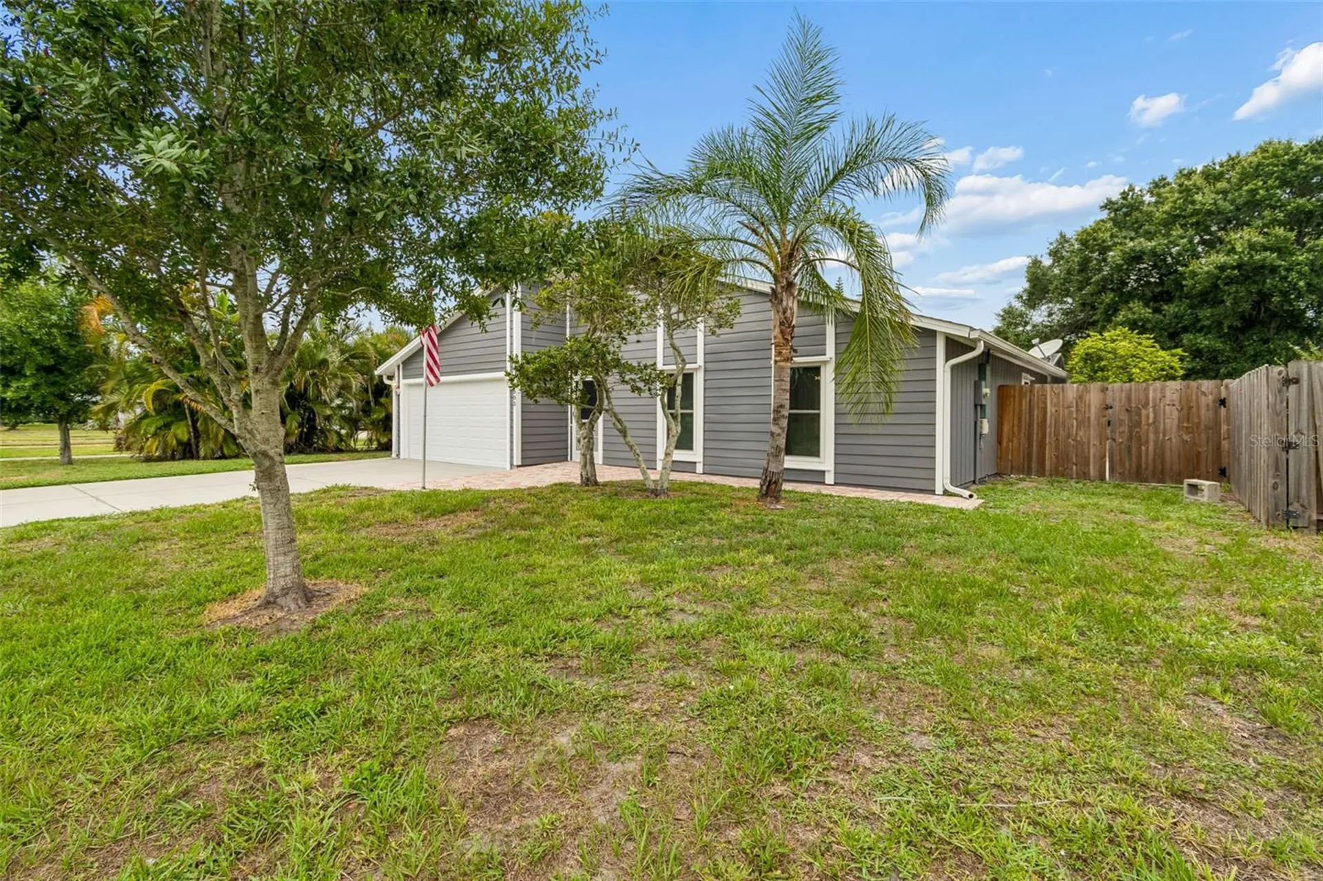 903 Plum Tree Lane Sarasota FL 34243