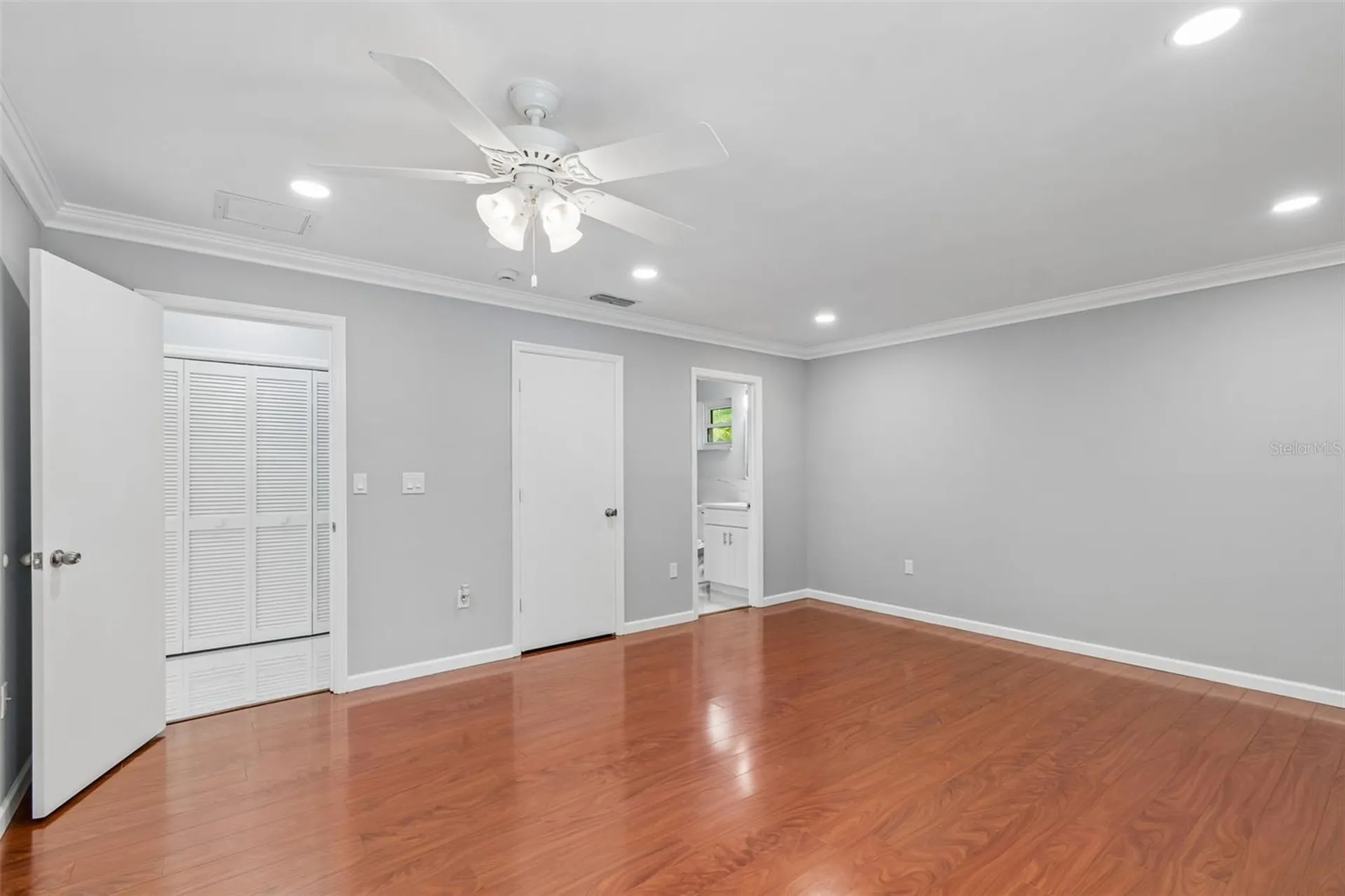 903 Plum Tree Lane Sarasota FL 34243