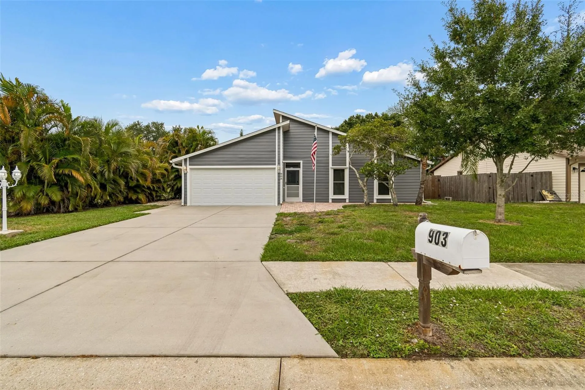 903 Plum Tree Lane Sarasota FL 34243