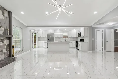 903 Plum Tree Lane Sarasota FL 34243
