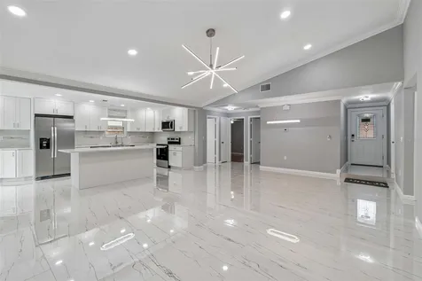 903 Plum Tree Lane Sarasota FL 34243