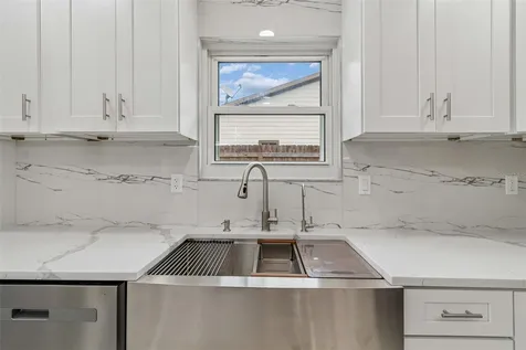903 Plum Tree Lane Sarasota FL 34243