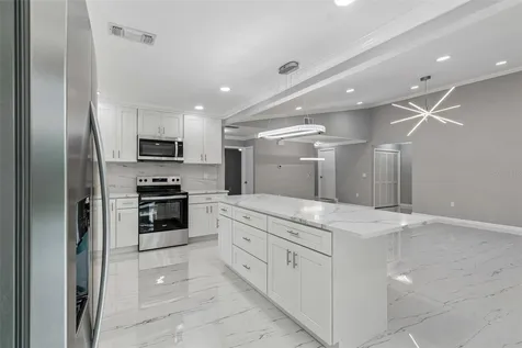 903 Plum Tree Lane Sarasota FL 34243