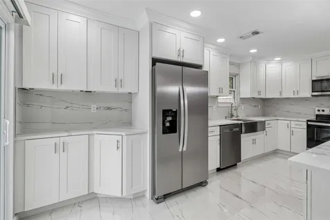 903 Plum Tree Lane Sarasota FL 34243