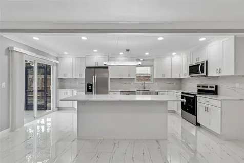903 Plum Tree Lane Sarasota FL 34243