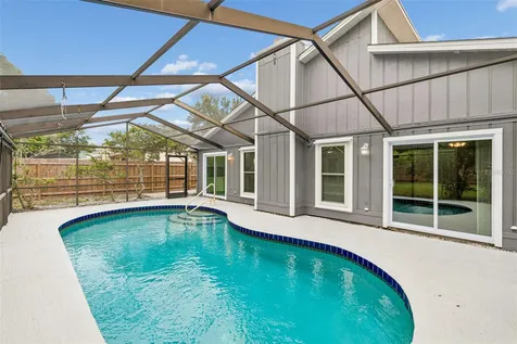903 Plum Tree Lane Sarasota FL 34243
