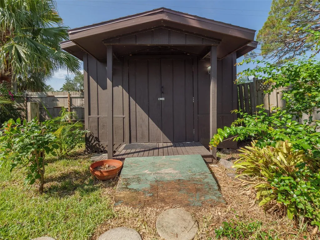 2410 Riverside Drive E Bradenton FL 34208