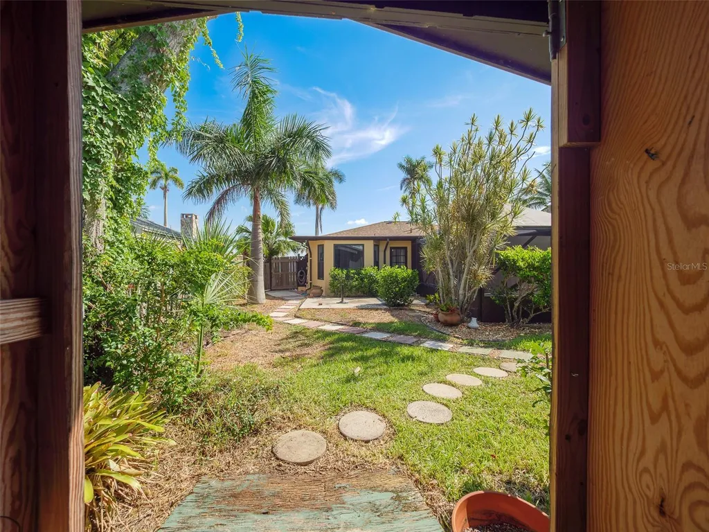 2410 Riverside Drive E Bradenton FL 34208