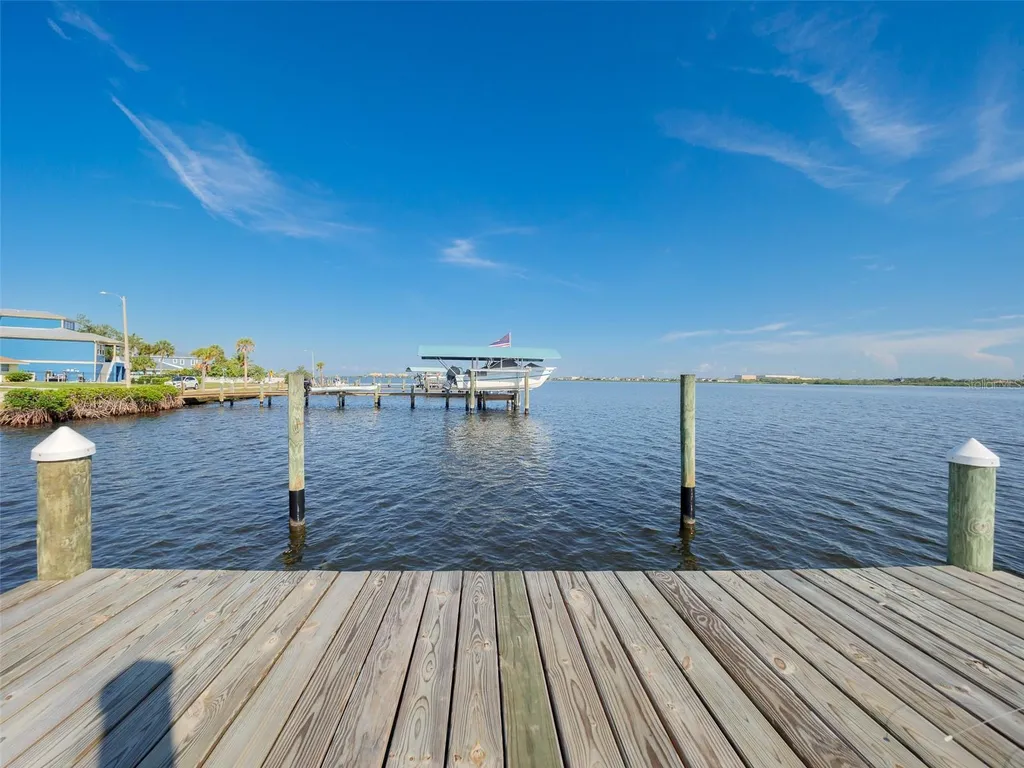 2410 Riverside Drive E Bradenton FL 34208
