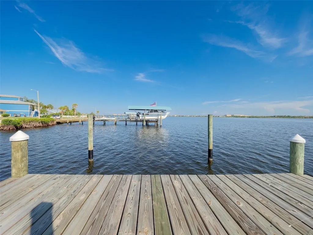 2410 Riverside Drive E Bradenton FL 34208