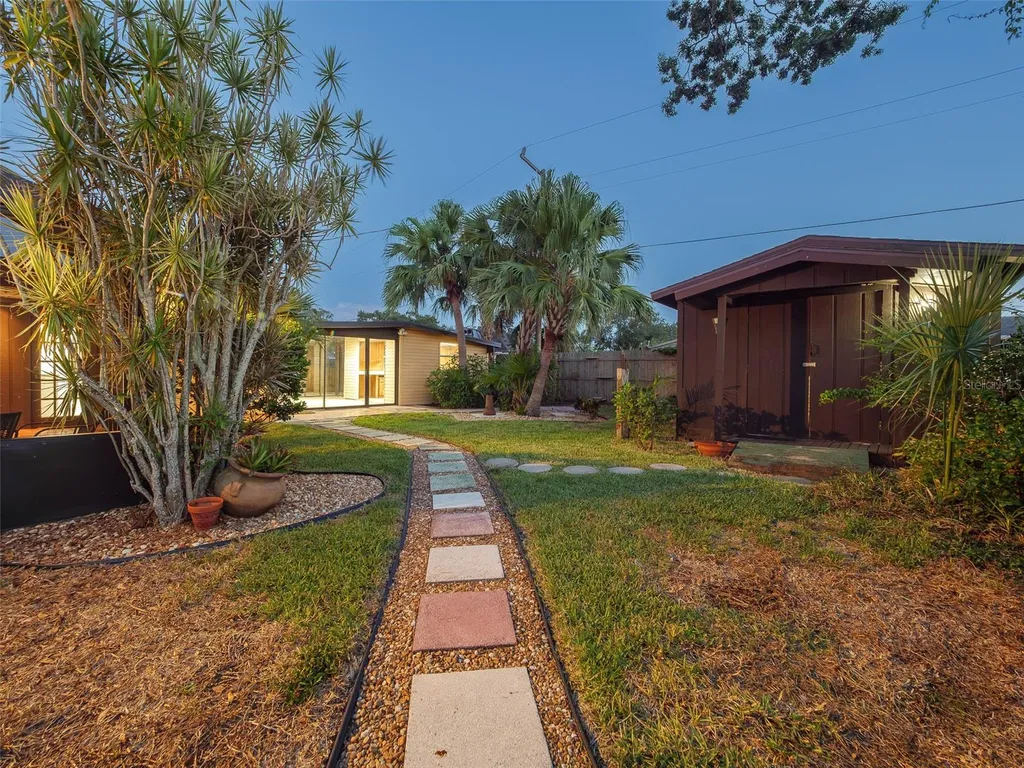 2410 Riverside Drive E Bradenton FL 34208
