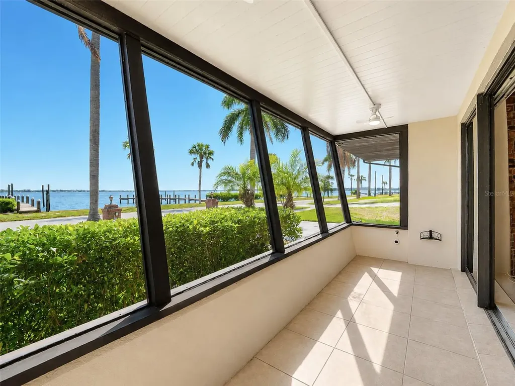 2410 Riverside Drive E Bradenton FL 34208