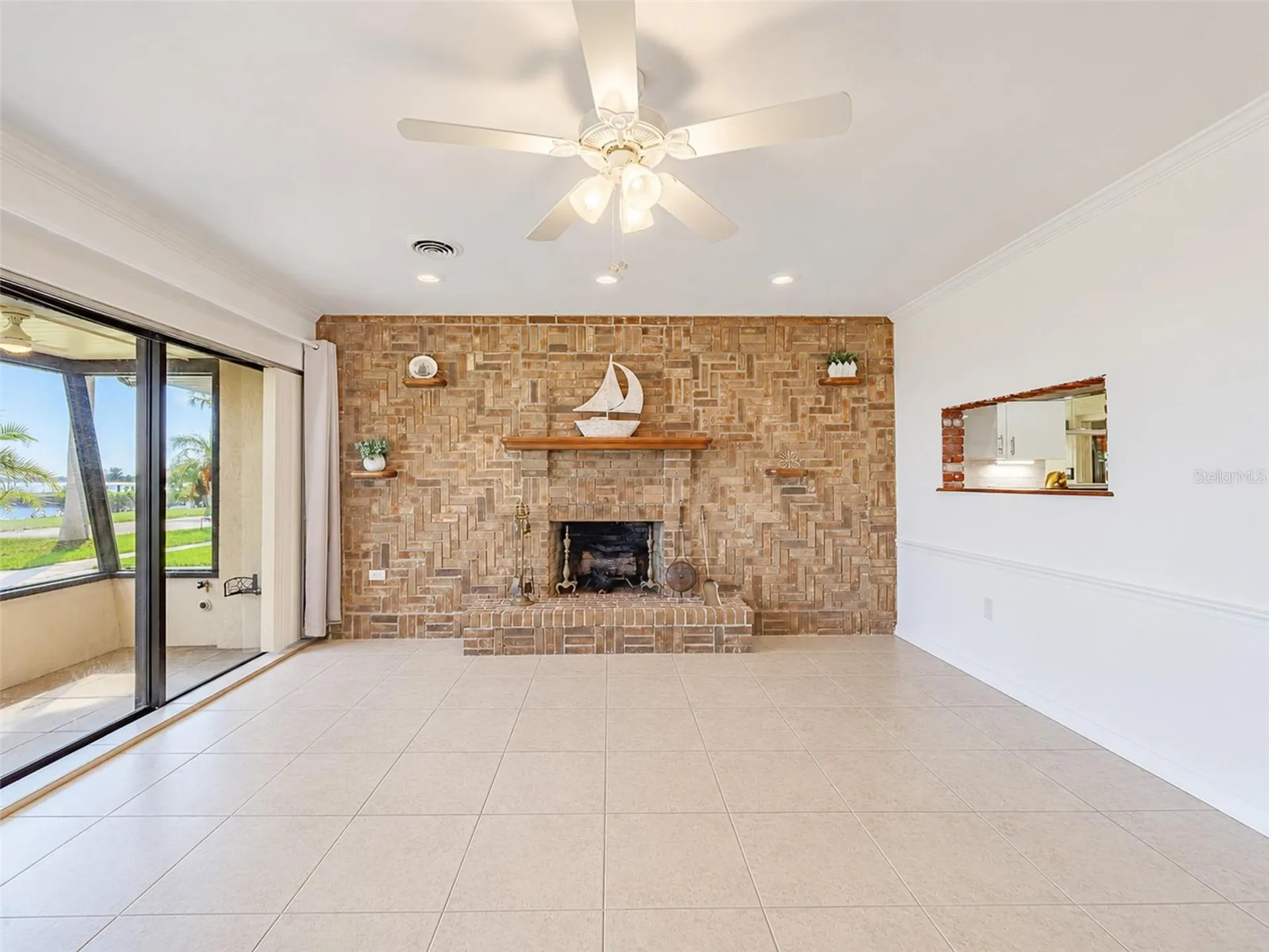 2410 Riverside Drive E Bradenton FL 34208