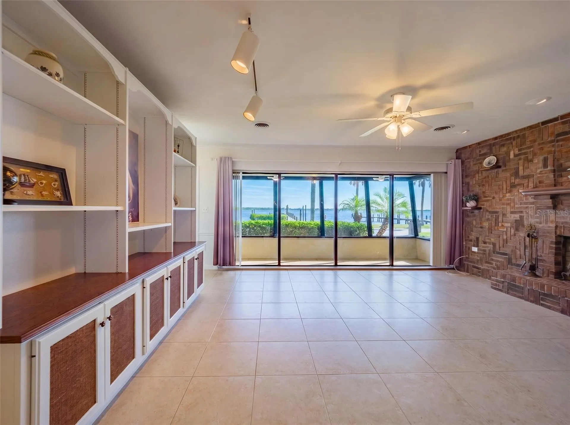 2410 Riverside Drive E Bradenton FL 34208