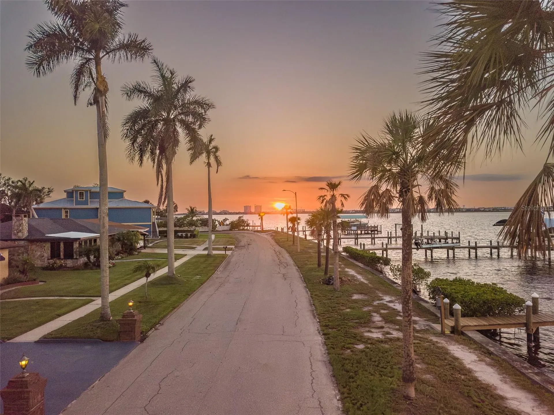 2410 Riverside Drive E Bradenton FL 34208