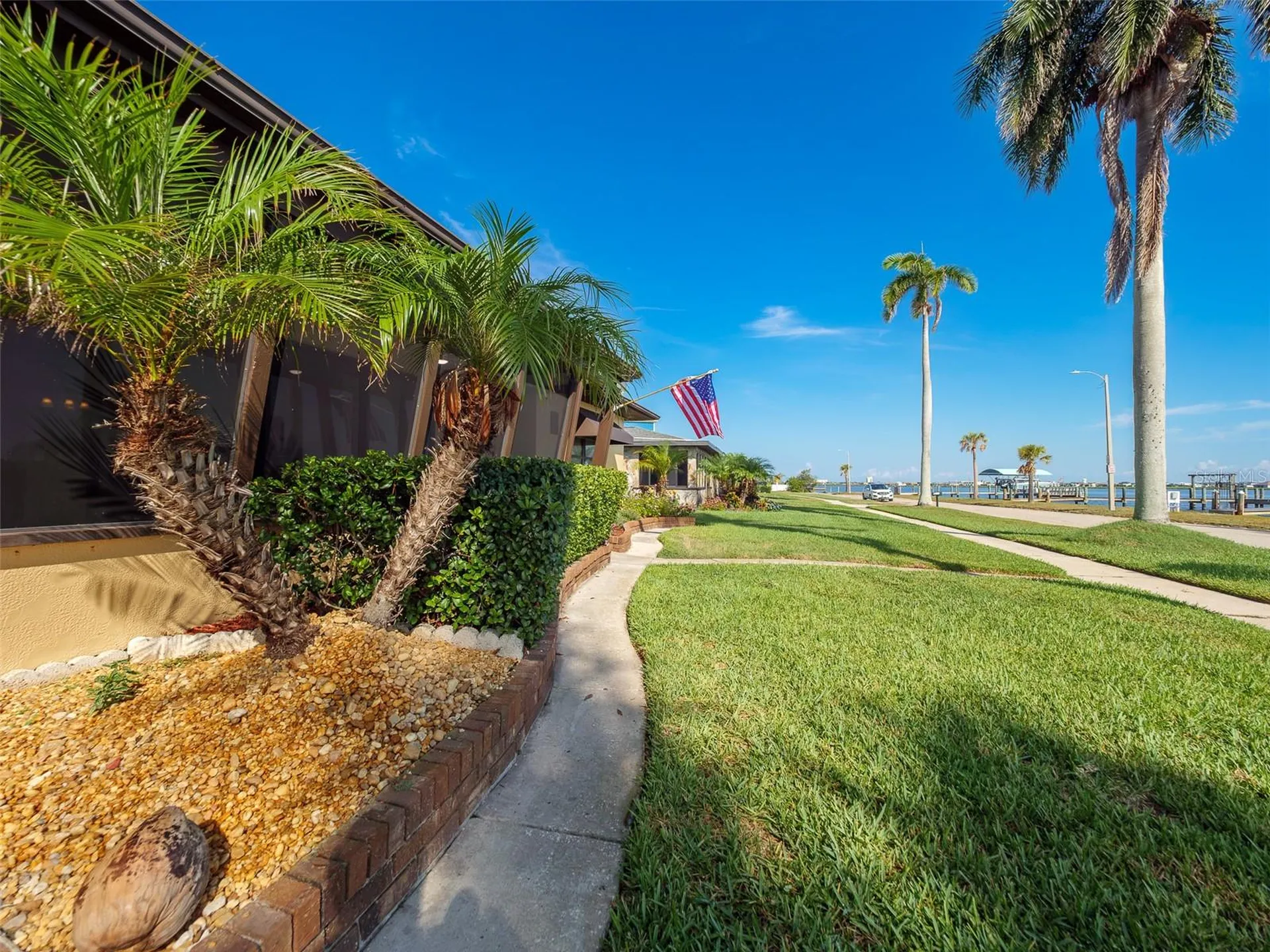 2410 Riverside Drive E Bradenton FL 34208
