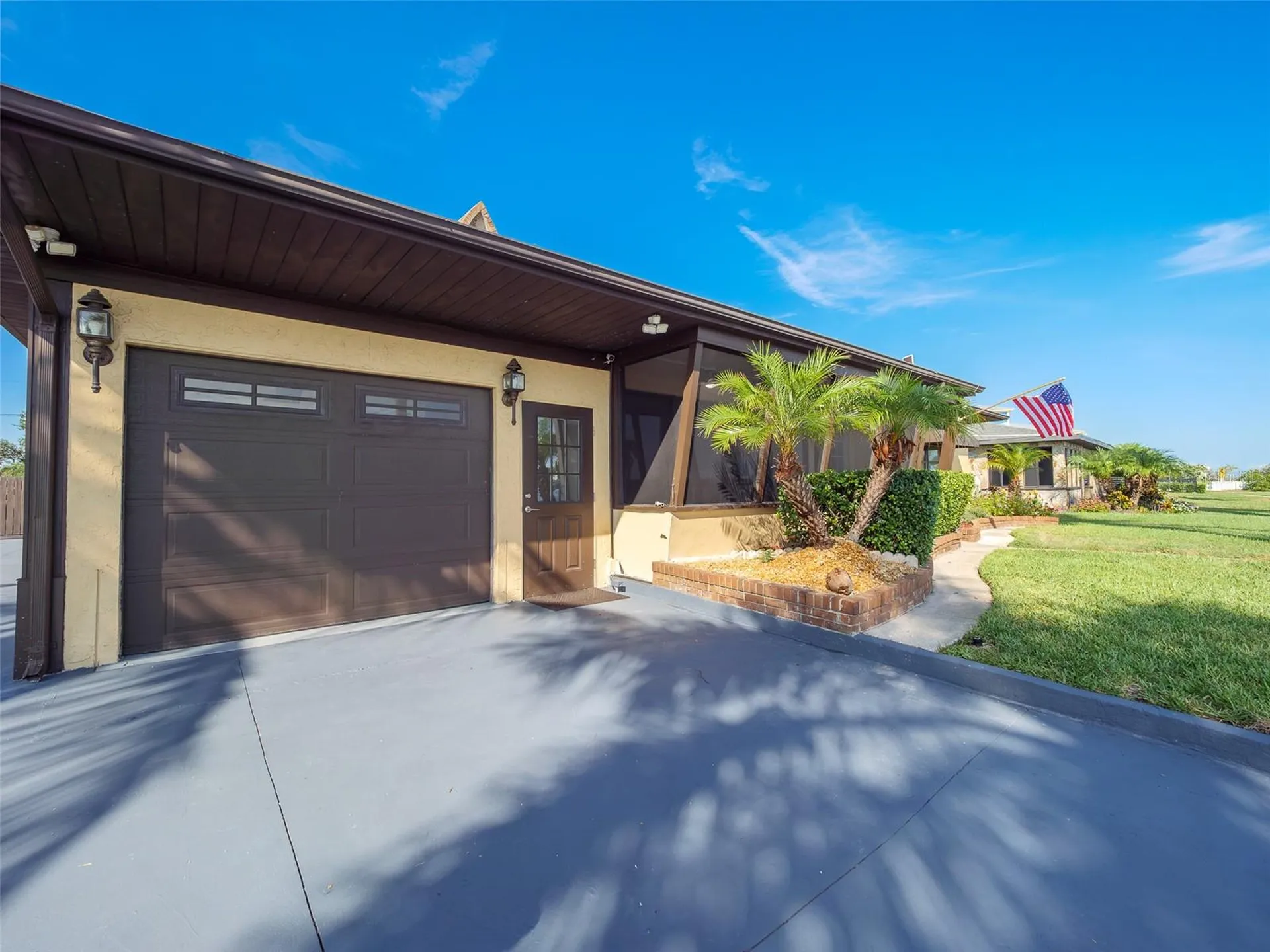 2410 Riverside Drive E Bradenton FL 34208
