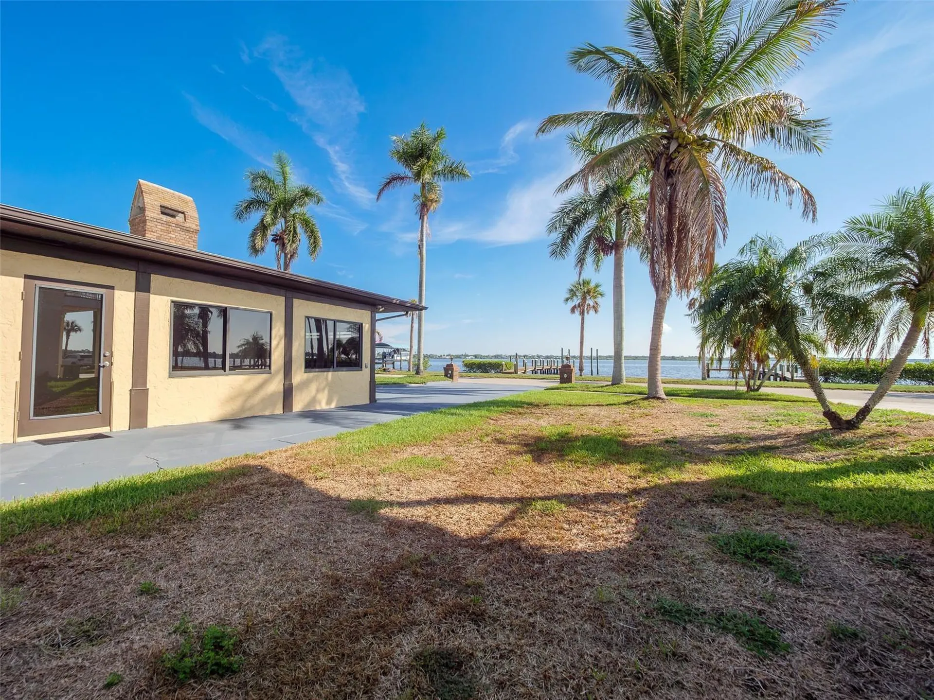 2410 Riverside Drive E Bradenton FL 34208