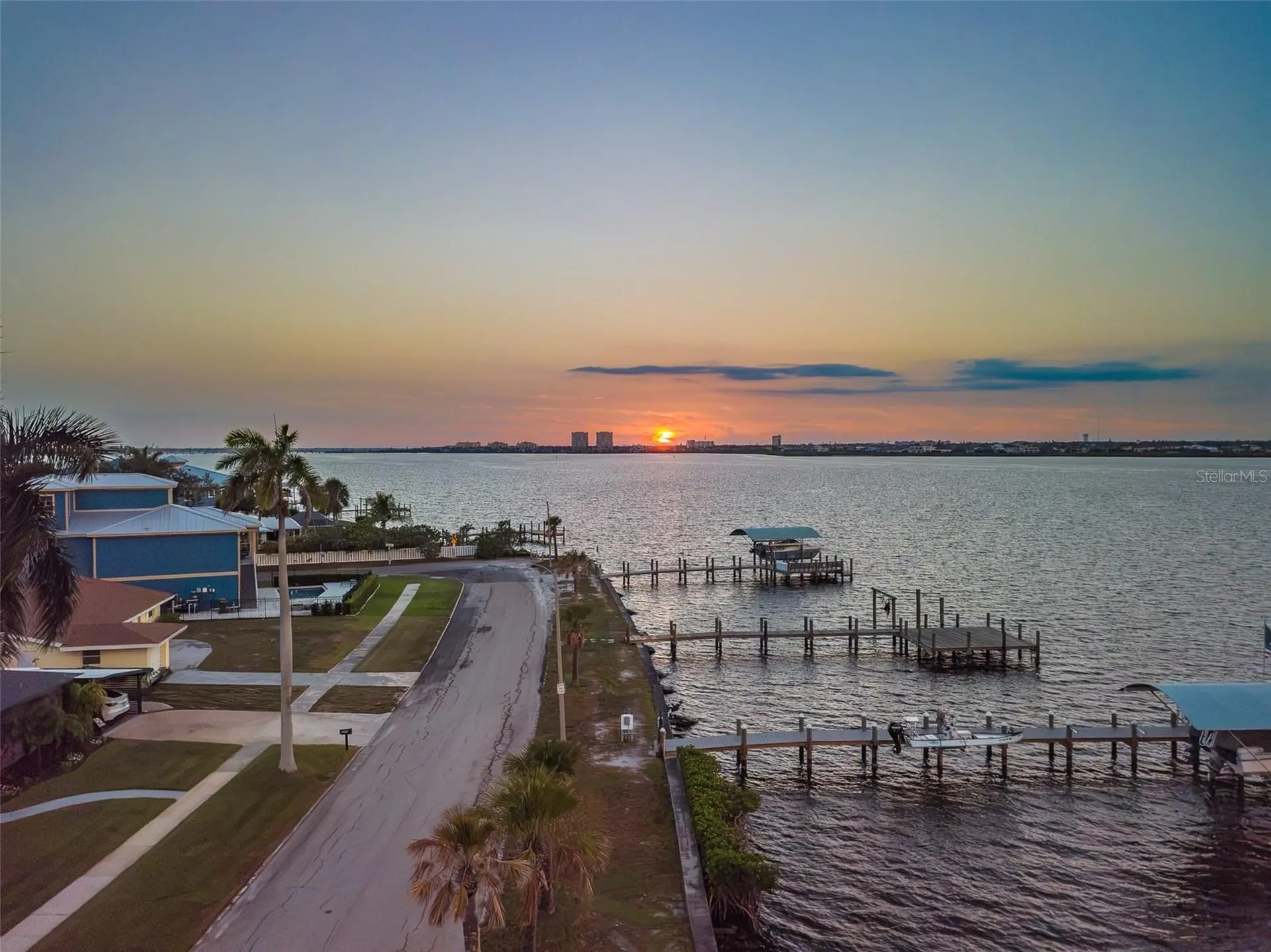 2410 Riverside Drive E Bradenton FL 34208
