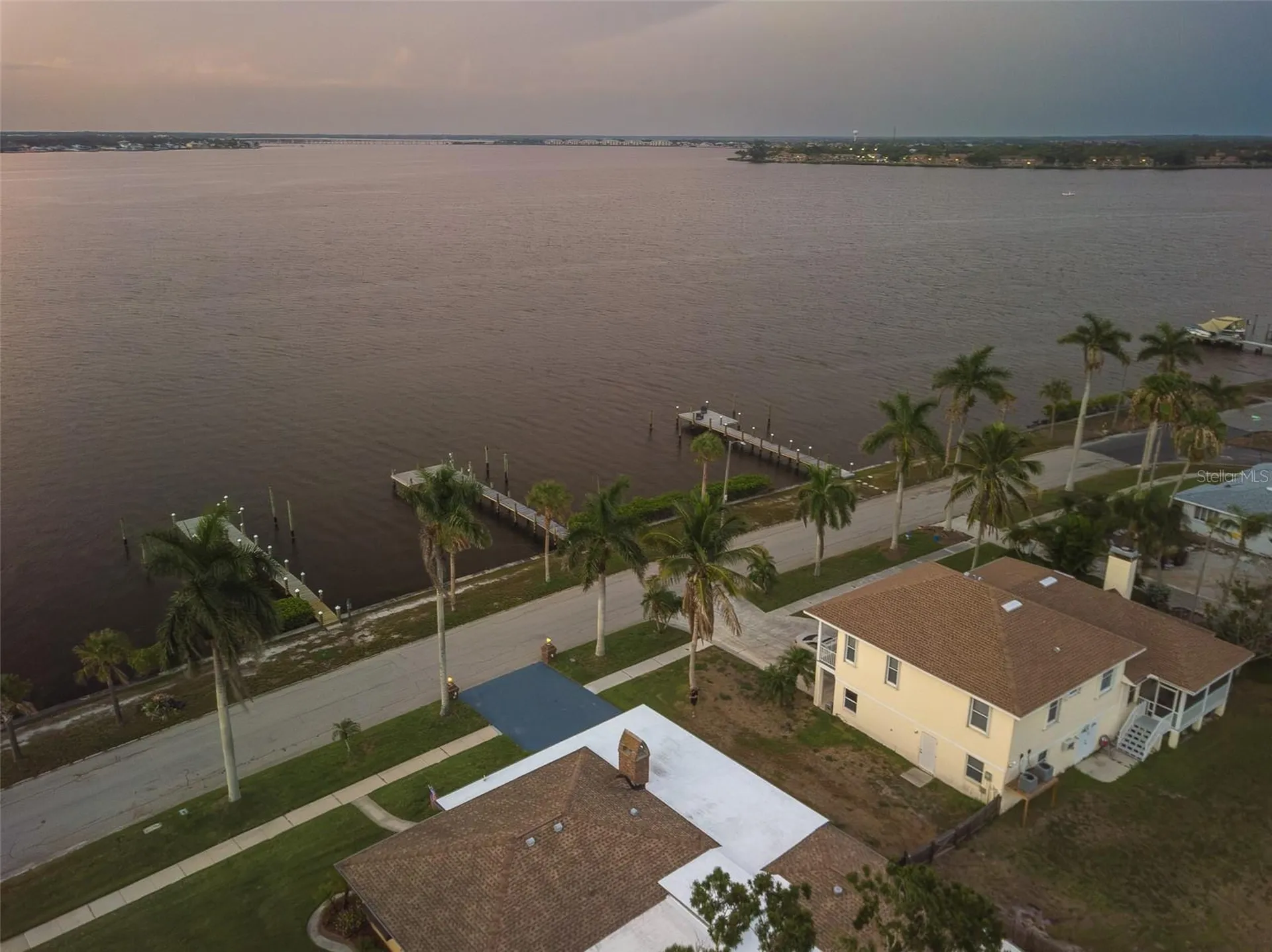 2410 Riverside Drive E Bradenton FL 34208