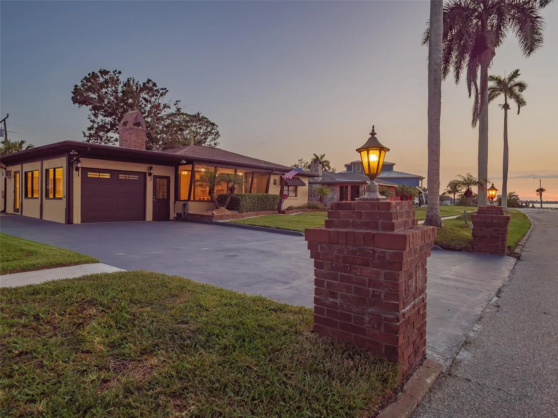 2410 Riverside Drive E Bradenton FL 34208