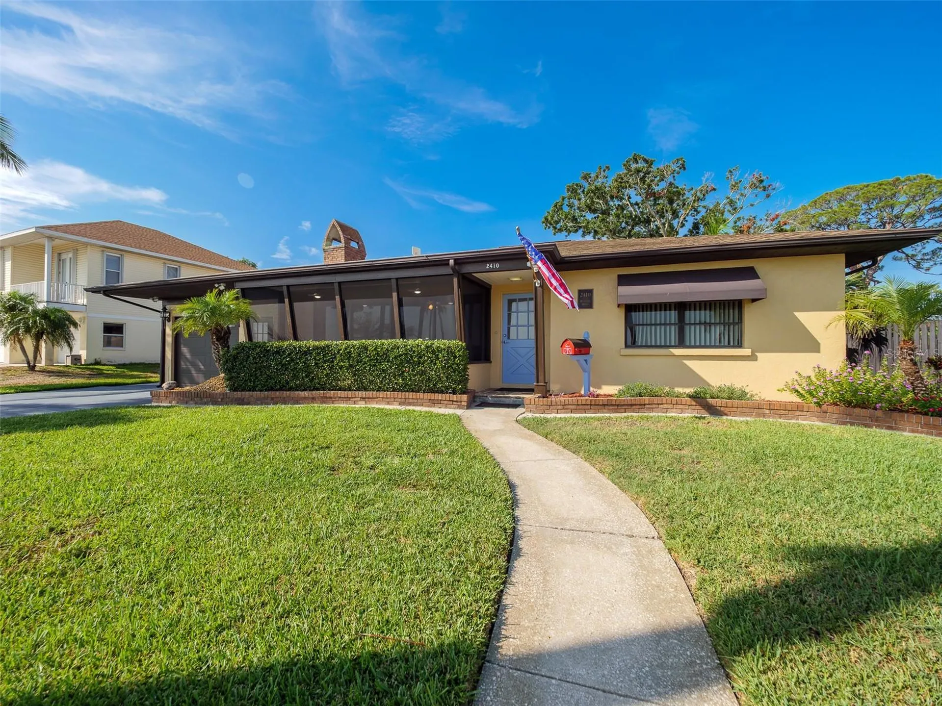 2410 Riverside Drive E Bradenton FL 34208