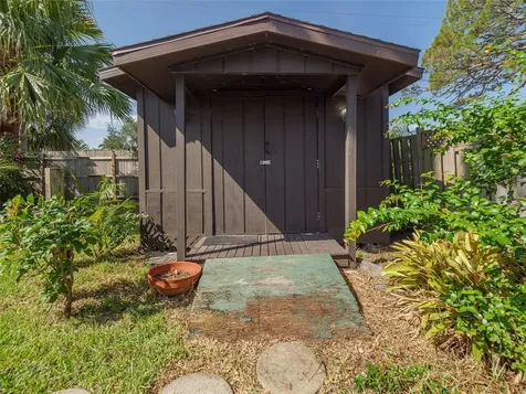 2410 Riverside Drive E Bradenton FL 34208