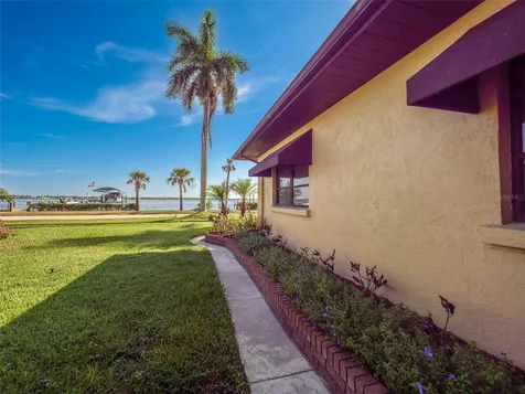 2410 Riverside Drive E Bradenton FL 34208