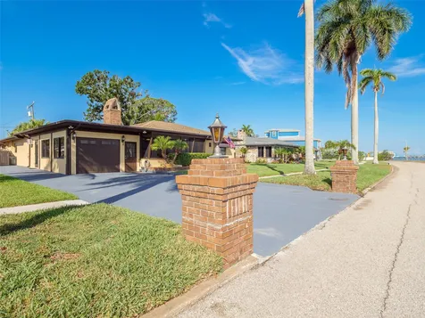 2410 Riverside Drive E Bradenton FL 34208
