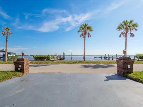 2410 Riverside Drive E Bradenton FL 34208