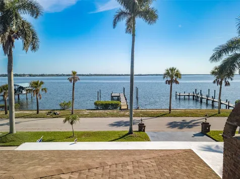 2410 Riverside Drive E Bradenton FL 34208