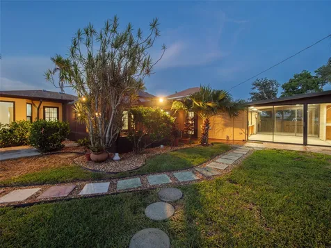 2410 Riverside Drive E Bradenton FL 34208